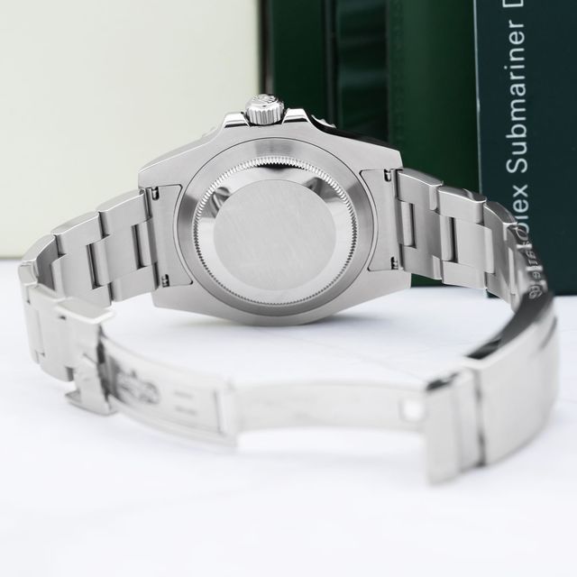 Rolex Submariner 116610 LN Image 4